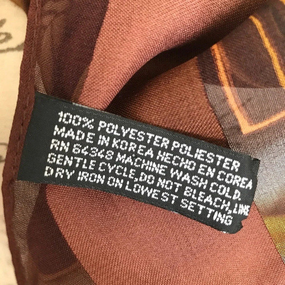 NWOT polyester Womens Square Scarf 34x34 - Picture 3 of 7